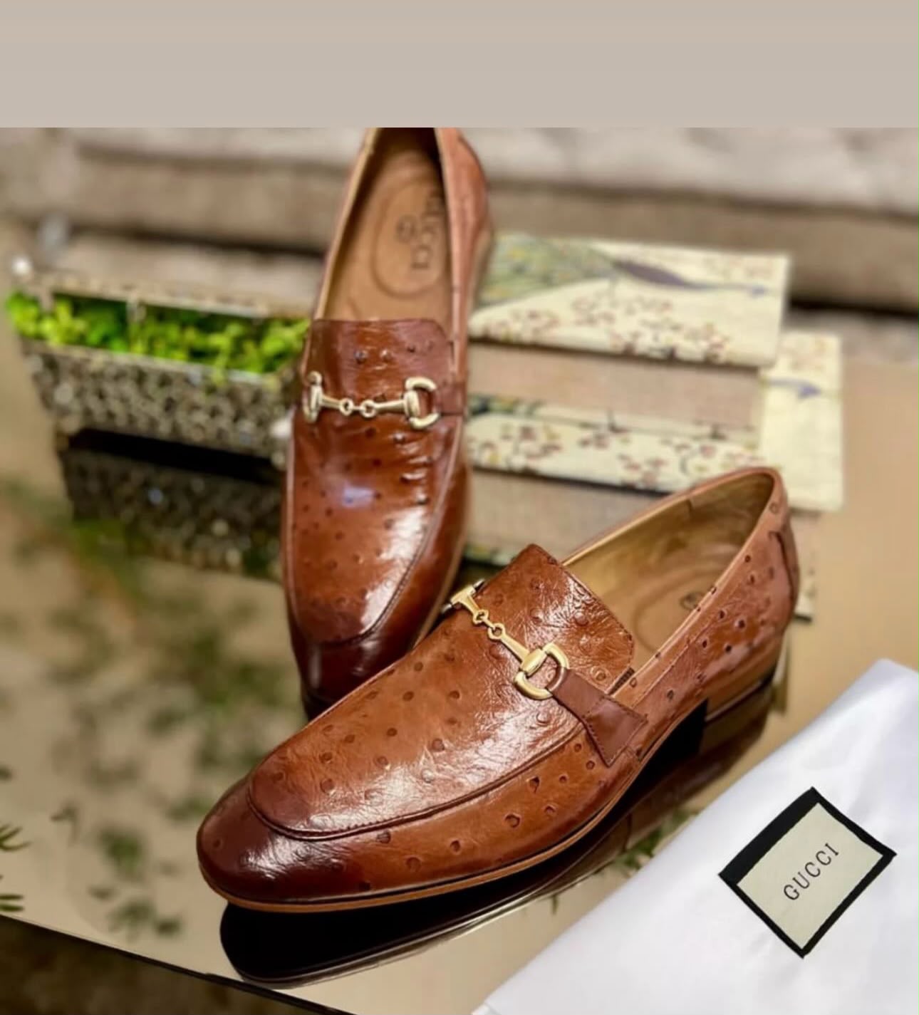 Loafer Avestruz Dourado